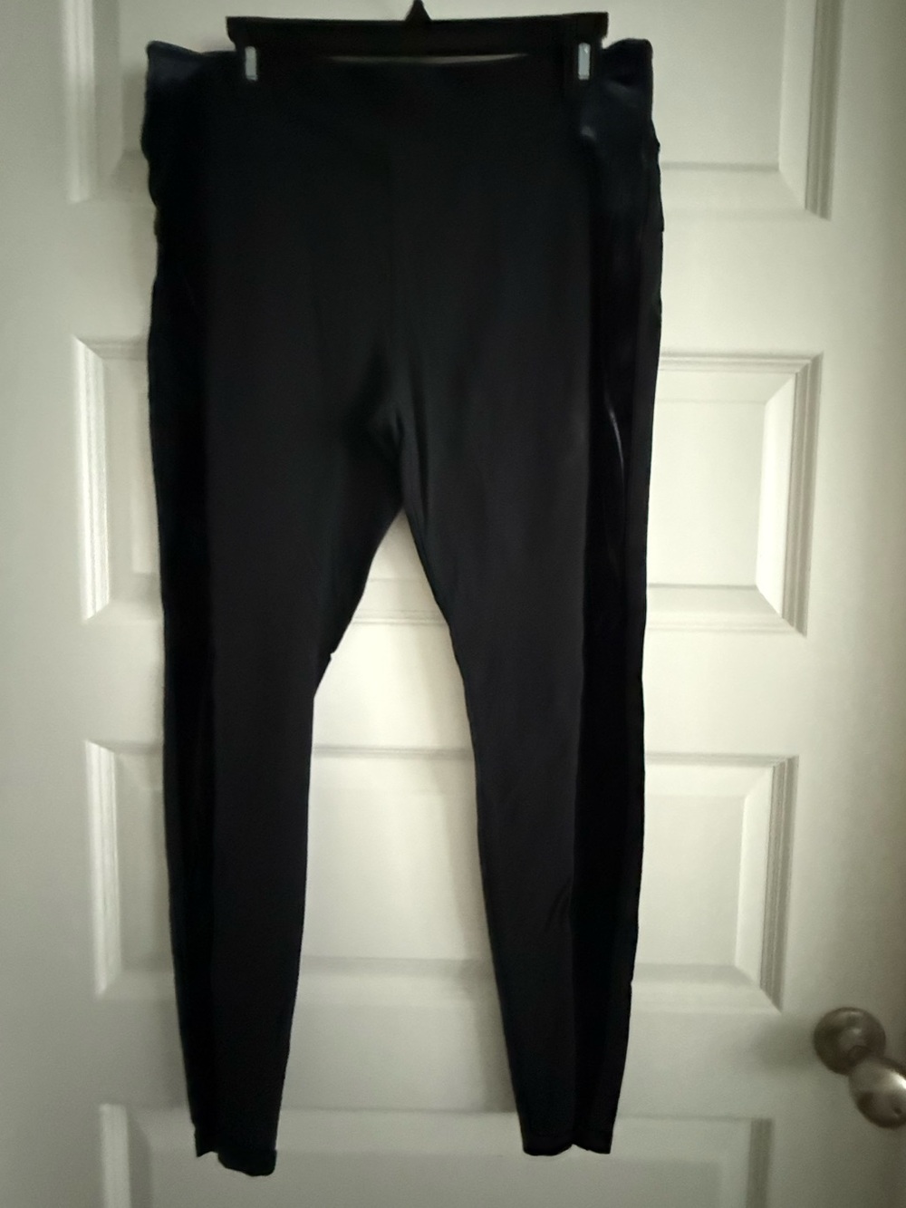 ATHLETA Black Velvet-Trim Leggings size L